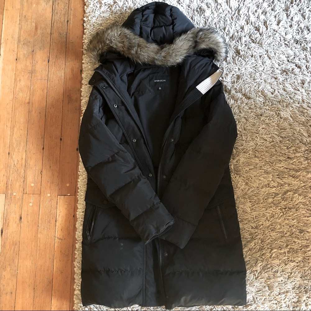 Aritzia Babaton black Parka. Black. XS
